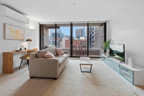 Modern 1-Bed City Apartment with Pool and Gym